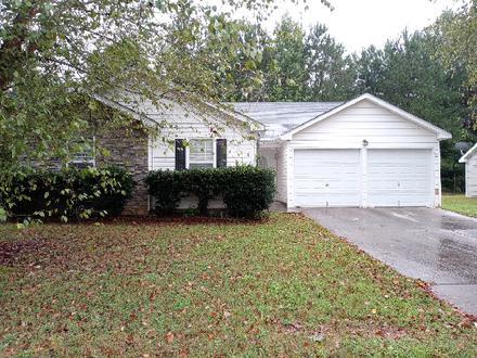 3 Bedroom Rental – 636 Rayella Dr, Stockbridge, GA, 30281-5979